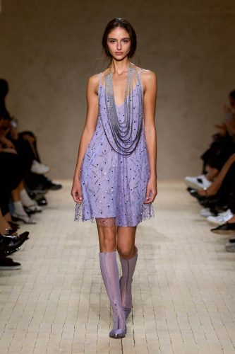 Emporio Armani, verão 2026 - Foto: Reprodução/Vogue Runway