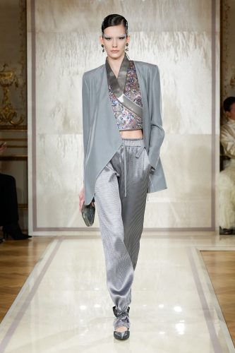 Armani Privé, alta-costura, verão 2025 – Foto: Reprodução/Vogue Runway