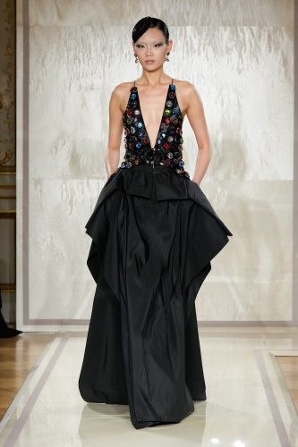 Armani Privé, alta-costura, verão 2025 – Foto: Reprodução/Vogue Runway