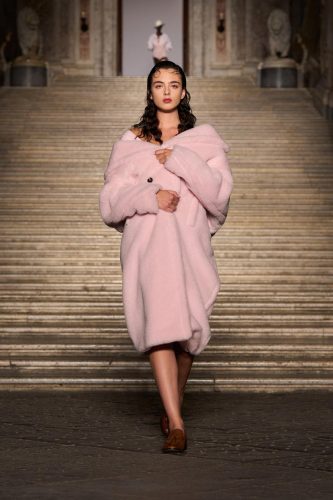 Deva Cassel na Max Mara, resort 2026 - Foto: Reprodução/Vogue Runway