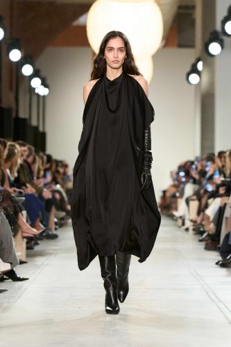 Michael Kors, inverno 2025 – Foto: Reprodução/Vogue Runway