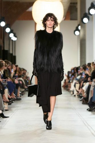 Michael Kors, inverno 2025 – Foto: Reprodução/Vogue Runway