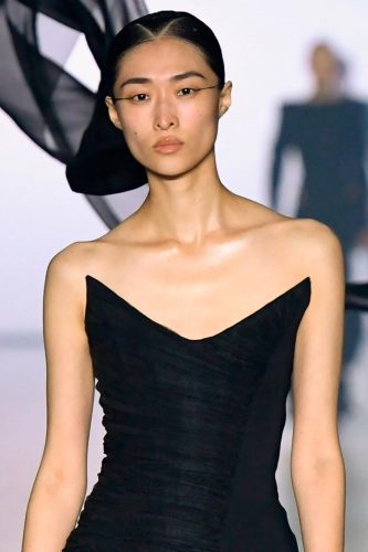 Mugler, verão 2024 - Foto: Reprodução/WWD