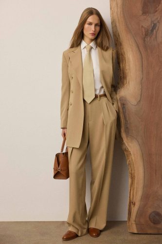 Ralph Lauren, Pre-fall 2025 – Foto: Reprodução/Vogue Runway