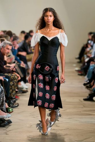 Rabanne, verão 2026 - Foto: Reprodução/Vogue Runway
