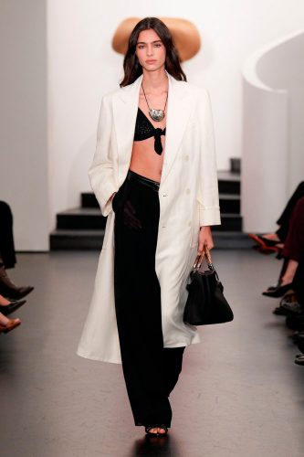 Ralph Lauren, verão 2026 - Foto: Reprodução/Vogue Runway