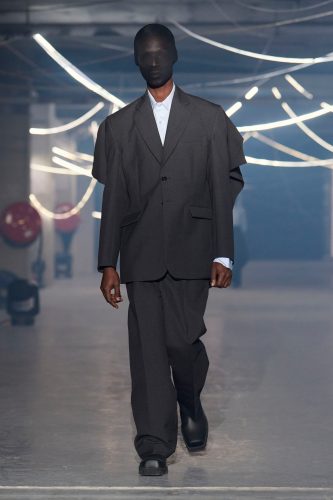 Vetements, verão 2026 - Foto: Reprodução/Vogue Runway