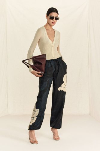 Victoria Beckham, resort 2026 - Foto: Reprodução/Vogue Runway