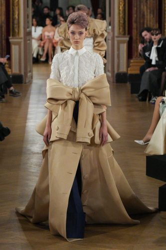Viktor & Rolf, alta-costura de verão 2025 – Reprodução: Vogue Runway