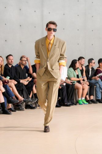 Saint Laurent, verão 2026 – Foto: Reprodução/Vogue Runway