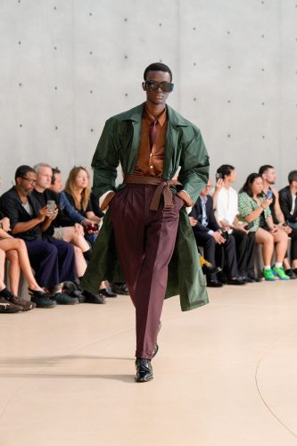 Saint Laurent, verão 2026 – Foto: Reprodução/Vogue Runway