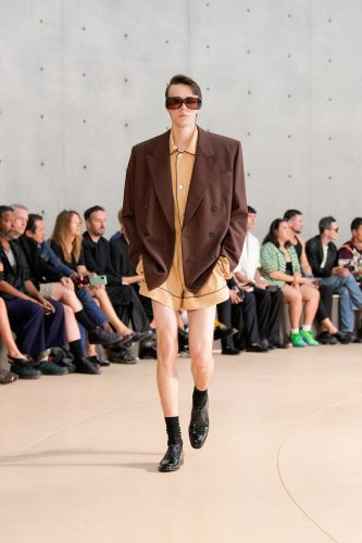 Saint Laurent, verão 2026 – Foto: Reprodução/Vogue Runway