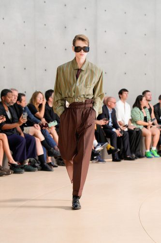 Saint Laurent, verão 2026 – Foto: Reprodução/Vogue Runway