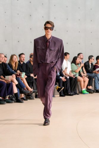 Saint Laurent, verão 2026 – Foto: Reprodução/Vogue Runway
