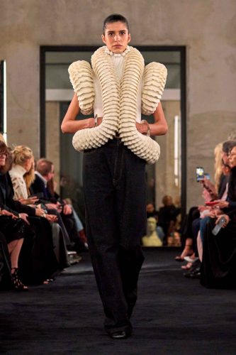 Alaïa, inverno 2025 - Foto: Reprodução/Vogue Runway