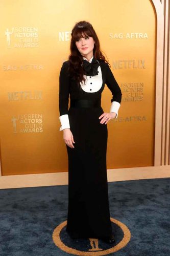Zooey Deschanel veste Armani - Foto: Divulgação