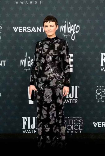 Ginnifer Goodwin veste Armani - Foto: Divulgação