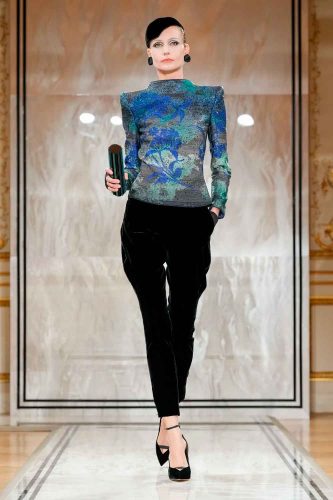 Armani Privé, alta-costura, inverno 2025 - Foto: Reprodução/Vogue Runway