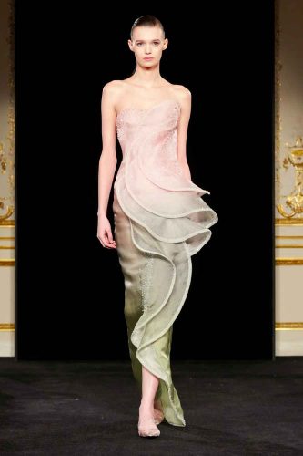 Armani Privé, verão 2026 - Foto: Reprodução/Vogue Runway