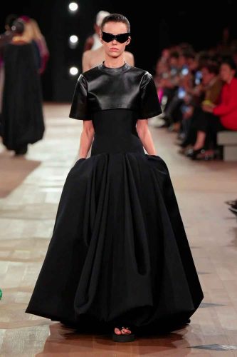 Balenciaga, verão 2026 - Foto: Reprodução/Vogue Runway