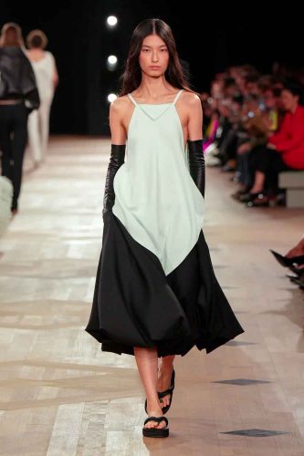 Balenciaga, verão 2026 - Foto: Reprodução/Vogue Runway
