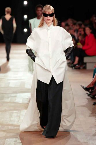 Balenciaga, verão 2026 - Foto: Reprodução/Vogue Runway