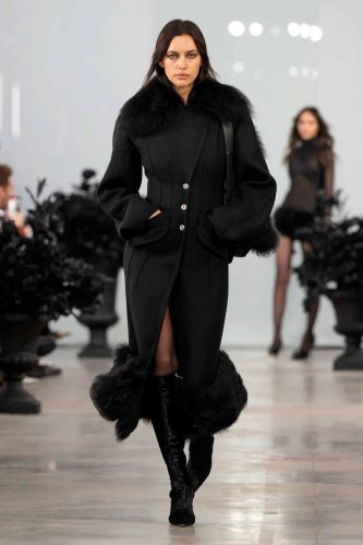 Blumarine, inverno 2025 - Foto: Reprodução/WWD