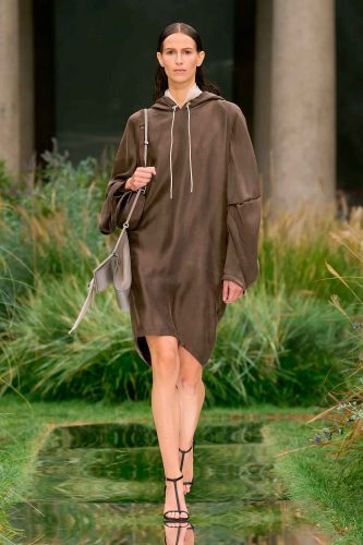 Boss, verão 2025 - Foto: Reprodução/Vogue Runway