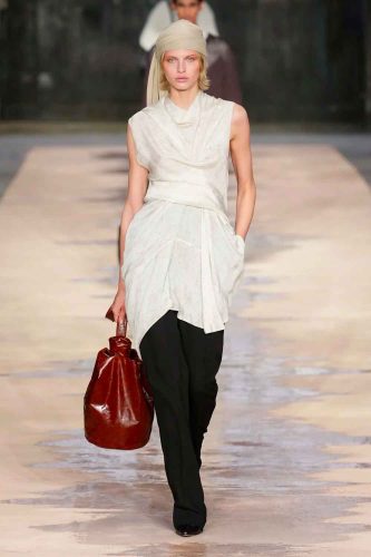 Boss, verão 2026 - Foto: Reprodução/Vogue Runway