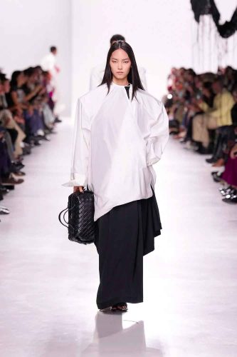 Bottega Veneta, verão 2026 - Foto: Reprodução/Vogue Runway