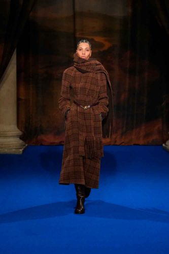 Burberry, inverno 2025 - Foto: Reprodução/Vogue Runway