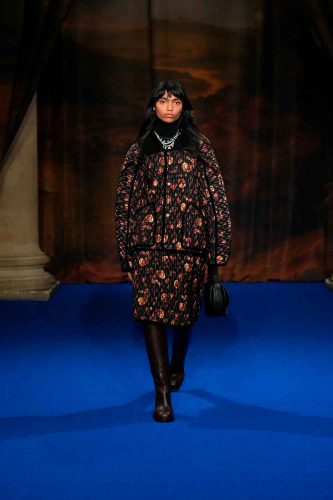 Burberry, inverno 2025 - Foto: Reprodução/Vogue Runway