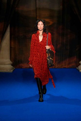 Burberry, inverno 2025 - Foto: Reprodução/Vogue Runway
