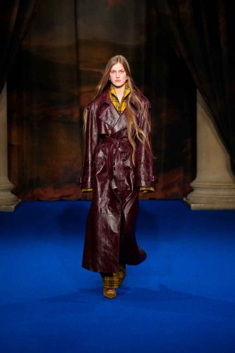 Burberry, inverno 2025 - Foto: Reprodução/Vogue Runway