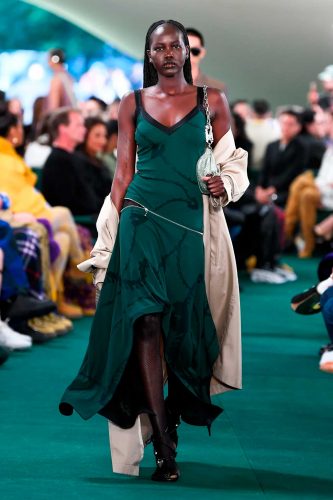 Burberry, verão 2024 - Foto: Reprodução/WWD