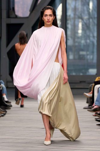Calvin Klein, inverno 2026 - Foto: Reprodução/Vogue Runway