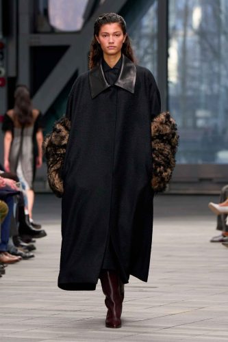 Calvin Klein, inverno 2026 - Foto: Reprodução/Vogue Runway