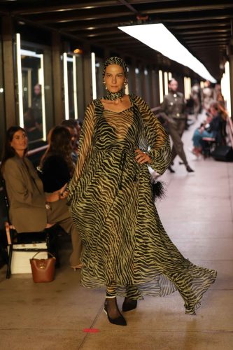 “Carol Bassi visita Conrado Segreto” - Foto: Divulgação