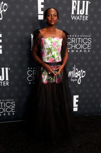 Lupita Nyong'o veste Chanel - Foto: Reprodução/WWD