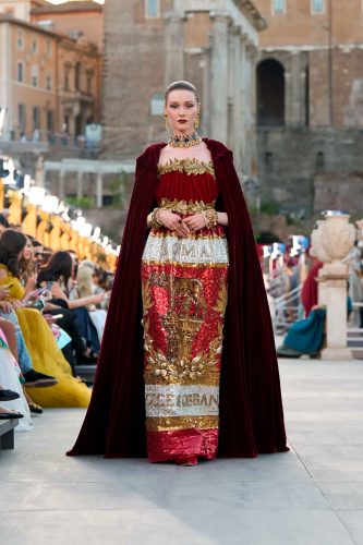 Dolce & Gabbana, alta moda 2025 - Foto: Reprodução/Vogue Runway
