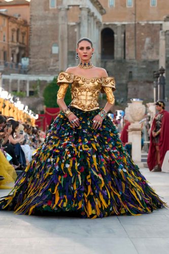 Dolce & Gabbana, alta moda 2025 - Foto: Reprodução/Vogue Runway