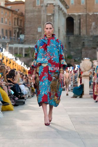 Dolce & Gabbana, alta moda 2025 - Foto: Reprodução/Vogue Runway