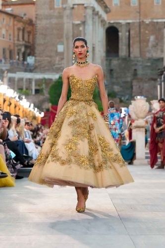 Dolce & Gabbana, alta moda 2025 - Foto: Reprodução/Vogue Runway