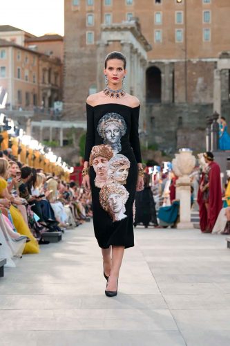 Dolce & Gabbana, alta moda 2025 - Foto: Reprodução/Vogue Runway