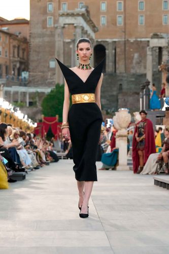 Dolce & Gabbana, alta moda 2025 - Foto: Reprodução/Vogue Runway