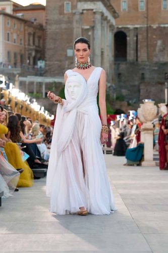 Dolce & Gabbana, alta moda 2025 - Foto: Reprodução/Vogue Runway