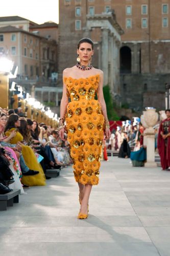 Dolce & Gabbana, alta moda 2025 - Foto: Reprodução/Vogue Runway