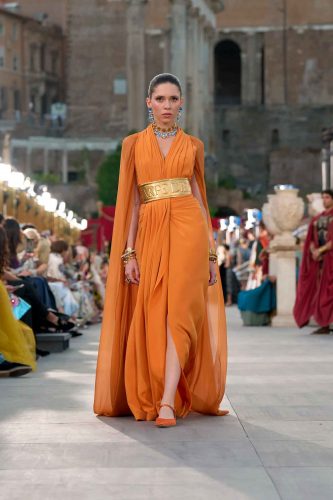 Dolce & Gabbana, alta moda 2025 - Foto: Reprodução/Vogue Runway