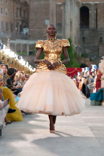 Dolce & Gabbana, alta moda 2025 - Foto: Reprodução/Vogue Runway