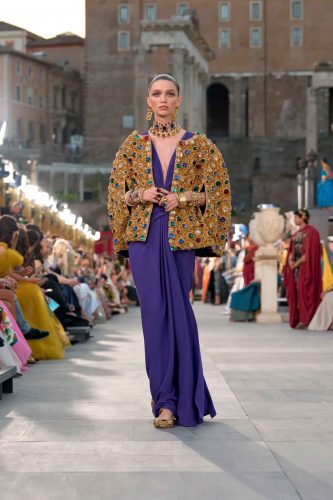 Dolce & Gabbana, alta moda 2025 - Foto: Reprodução/Vogue Runway
